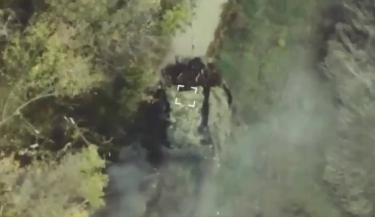 Бойцы 412 полка Nemesis СБС сожгли российский танк. ВИДЕО