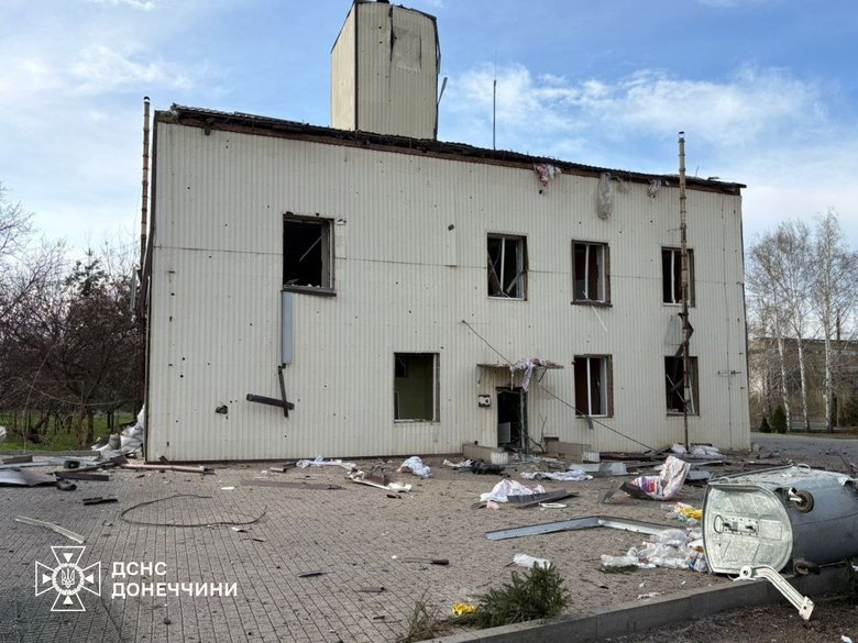 Повреждена пожарная часть в Донецкой области