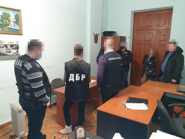 Троє поліцейських побили фермерів на Харківщині, - прокуратура 01