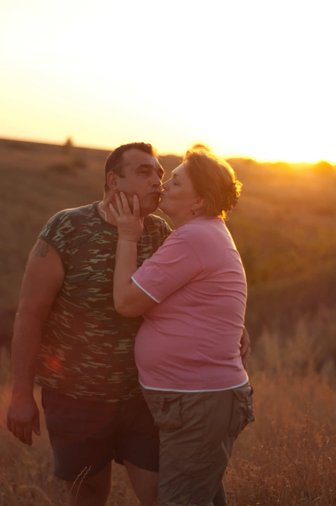 Потерял обоих родителей в Мариуполе: тело отца нашли в доме, а маму  взрывной волной выбросило с 8 этажа