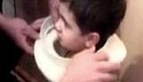 В Харькове трехлетнего мальчика спасли от &amp;quot;ночной вазы&amp;quot; с помощью МЧС. ВИДЕО.