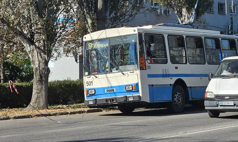 Russian forces fired at a trolley bus in Kherson 02
