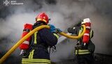 Рятувальники ліквідовують наслідки російського обстрілу