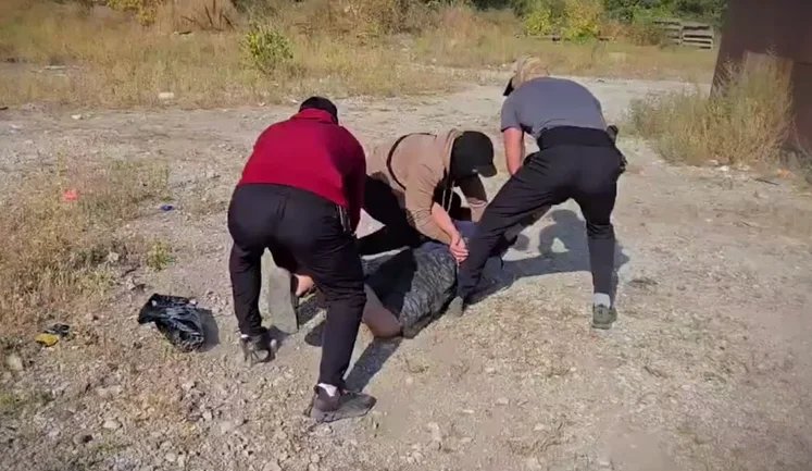 ФСБ затримала жителя окупованого Донецька: його звинувачують у "підготовці теракту". ВIДЕО