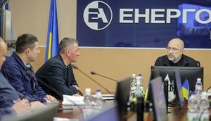 Шмигаль заявив про два варіанти добудови енергоблоків на ХАЕС: наразі їх оцінюють фахівці