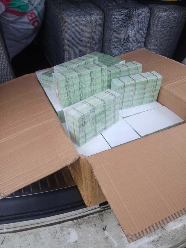 Київські податківці під час спецоперації ліквідували найбільший канал контрабанди підроблених акцизних марок, запобігли збиткам на 50 млн грн 04