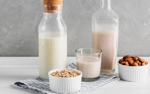 В Україні зростає попит на рослинне молоко: хто найактивніші споживачі?