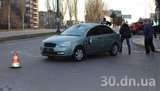 В Енакиево водителя маршрутки избили за то, что не пропустил иномарку, которая ехала на красный свет. ФОТОрепортаж+ВИДЕО