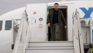 Дрон не загрожував літаку Зеленського, а вибухнув за 160 км від аеропорту, - АР