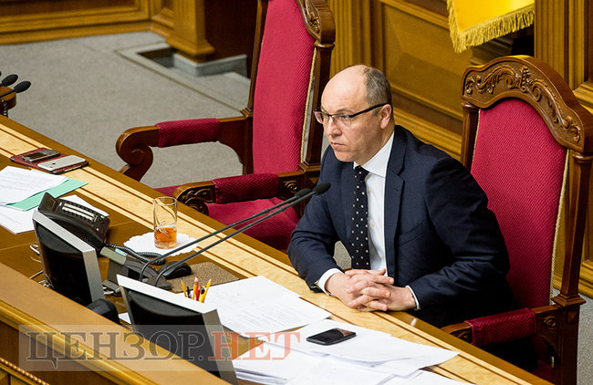 Листування Купрія про яхту, обійми Лозового і Бахтєєвої, черга до Гройсмана, - день роботи ВР 22 березня 09