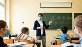 Глава Киевской области предупредил о приостановке работы школ при вакцинации менее 80% учителей