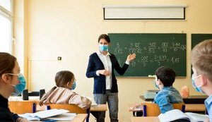 Повний цикл вакцинації пройшли майже 91% працівників сфери освіти, - Шкарлет