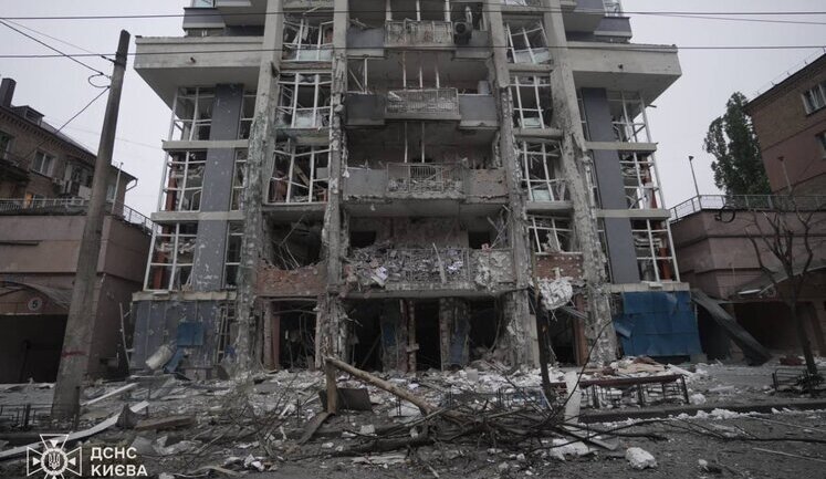 Consequences of the massive attack on Kyiv: 11 injured, there is destruction of civilian infrastructure (updated). PHOTOS