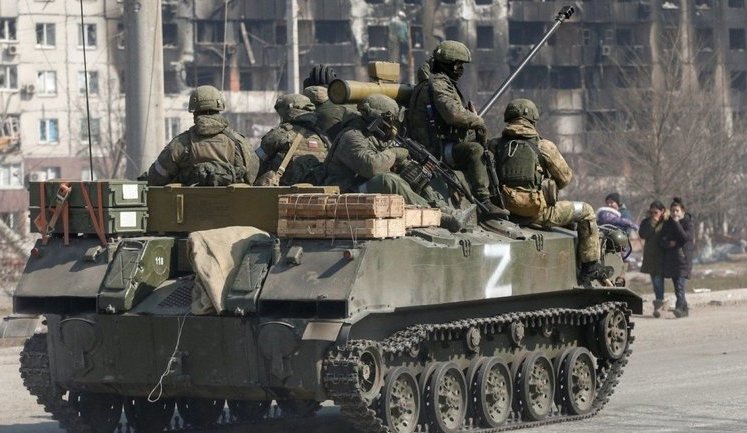 На Запоріжжі російські окупанти змушують підприємців платити "данину" та вимагають возити товари з Криму, - ОВА