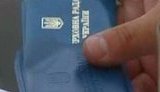 "Регионал" Калашников козырял перед судебными исполнителями недействительным удостоверением нардепа. ВИДЕО.