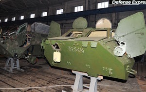 "Лозовський ковальско-механічний завод" поставил бракованные корпуса для БТР-4, которые могут быть легко пробиты вражескими пулями, - военный эксперт Згурец. ФОТО