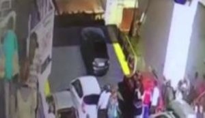 П'яний водій "Пріори", не дочекавшись швартування порому в окупованій Керчі, почав рух і впав у море разом з машиною. ВIДЕО