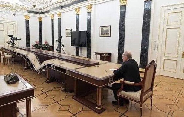 У крымского моста случился отрицательный ремонт. Вибух на Кримському мосту у ФОТОжабах 02