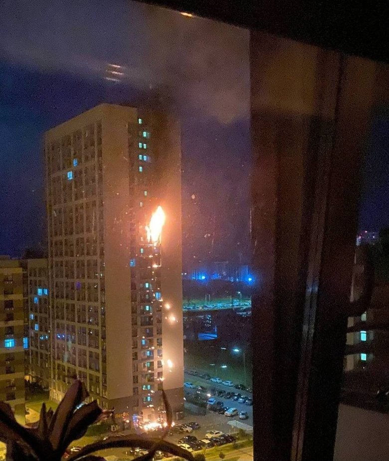 Після атаки на Київ повідомили про влучання у три житлові комплекси