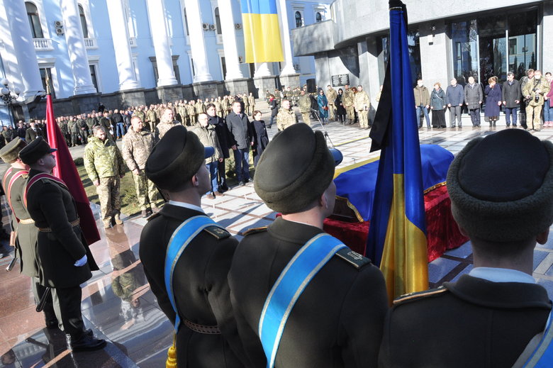 В Києві попрощалися із загиблим внаслідок російського обстрілу розвідником 30-ї ОМБр Антоном Сидоровим 20