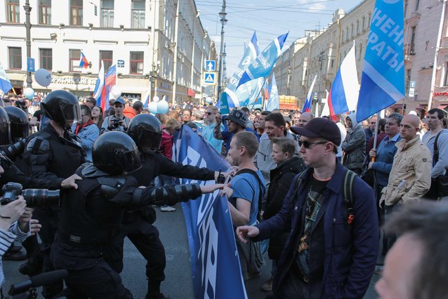 На первомайских акциях в России задержали 124 человека 16