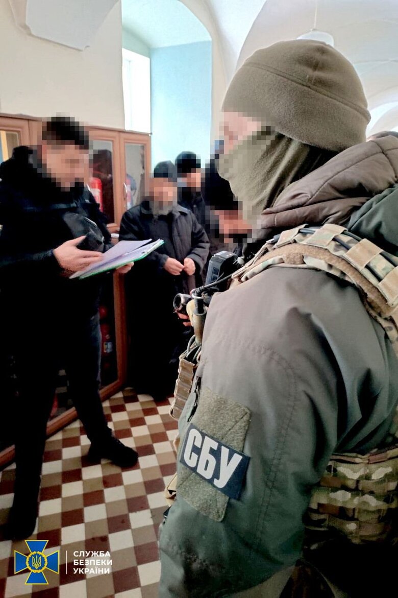СБУ проводить обшуки у Почаївській лаврі: Клірики УПЦ МП ставили під сумнів існування України як суверенної держави окремо від РФ 02