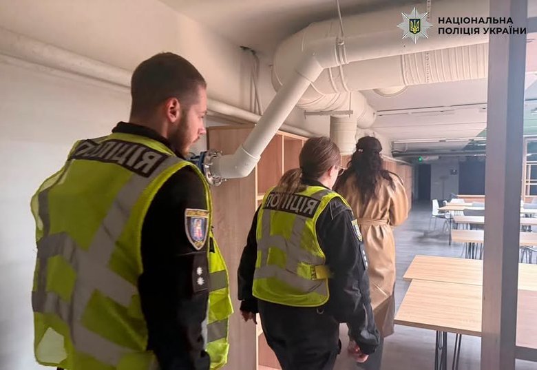 Студентів КНУ нібито не пустили в укриття під час повітряної тривоги