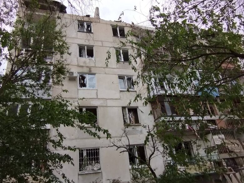 Ворог веде штурм Сєверодонецька, бої тривають і дотепер. Через російські обстріли на Луганщині є загиблі та поранені, - Гайдай 04 Ворог веде штурм Сєверодонецька, бої тривають і дотепер. Через російські обстріли на Луганщині є загиблі та поранені, - Гайдай 04