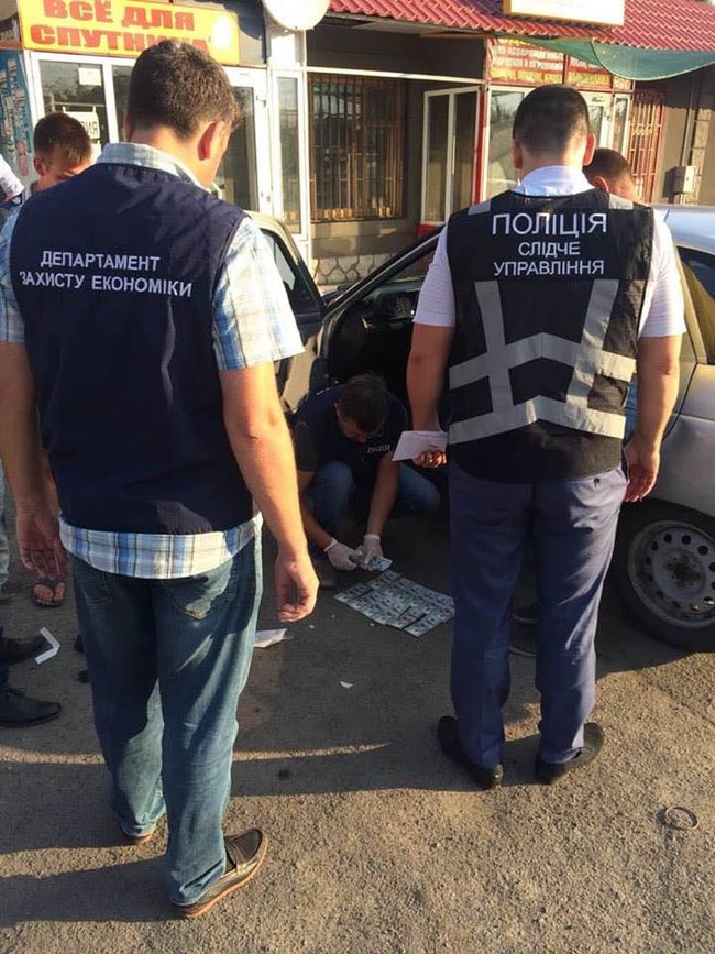 Заступника мера міста Камянка-Дніпровська затримано на хабарі $2 тис., - Сарган 01