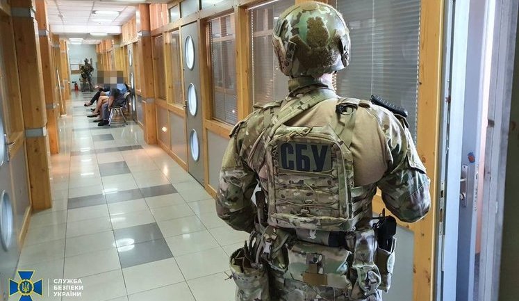 СБУ разоблачила на Полесской таможне схему ввоза импортных автомобилей с занижением цены: ущерб превышает 100 млн. ВИДЕО+ФОТОрепортаж