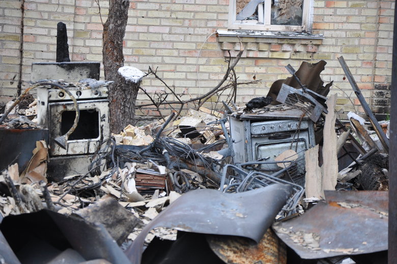 Зруйноване окупантами селище Горенка у передмісті Києва 98