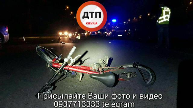 ДТП в Киеве: водитель Volkswagen насмерть сбил велосипедиста 01