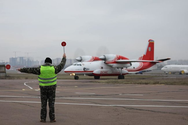 Українські рятувальники повернулися з Ірану, - ДСНС 01