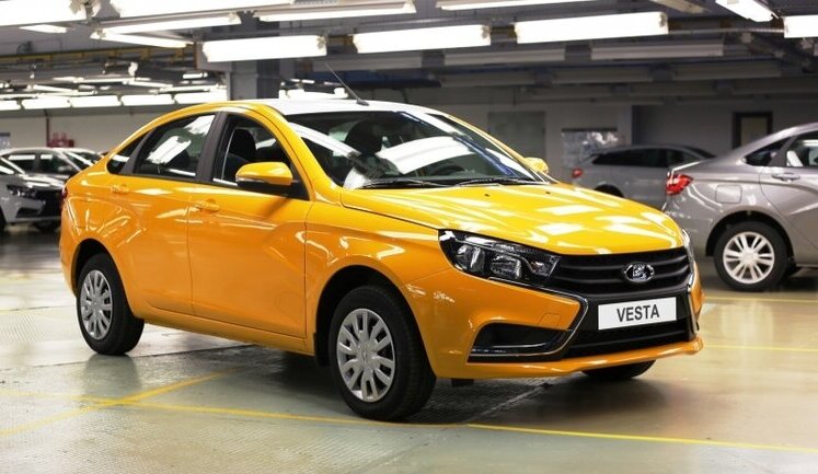 Російський виробник "Жигулів" попередив про обвал випуску машин на 40%