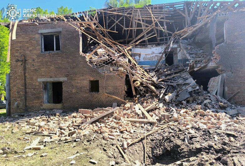 The Russians dropped KABs on the village of Tsapivka