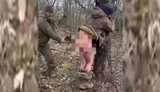 Окупант б’є поплічника по голому заду за відмову здавати гроші на закупівлю дронів: "Башкир, сука! П#дарас #баный! Решил сэкономить?". ВIДЕО