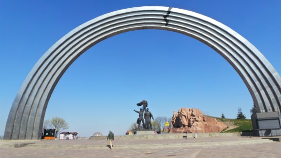 Киев на карантине: пустые парки и одинокие прохожие 03