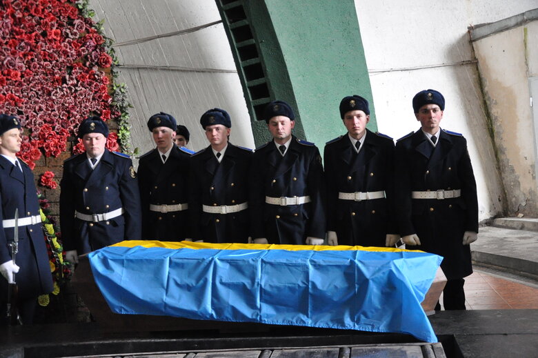 В Киеве простились с комбатом Азова Олегом Мудраком 07