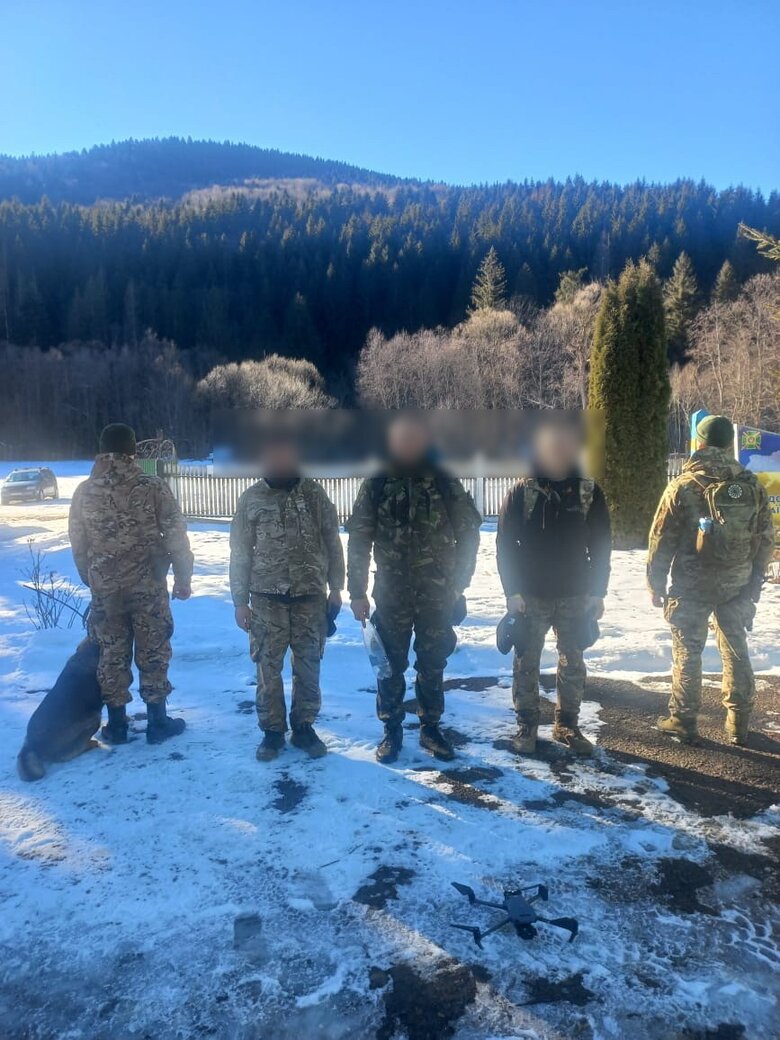 БПЛА допоміг прикордонникам затримати трьох порушників на кордоні з Румунією