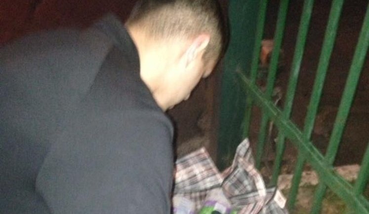 Солдат по приказу "зама по тылу" Осипова пытался вынести из Днепропетровского военного госпиталя сумку с собранными волонтерами вещами для раненых, - советник главы Днепропетровской ОГА Губа. ФОТО