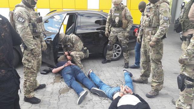 СБУ задержала банду рэкетиров в Житомирской области 02