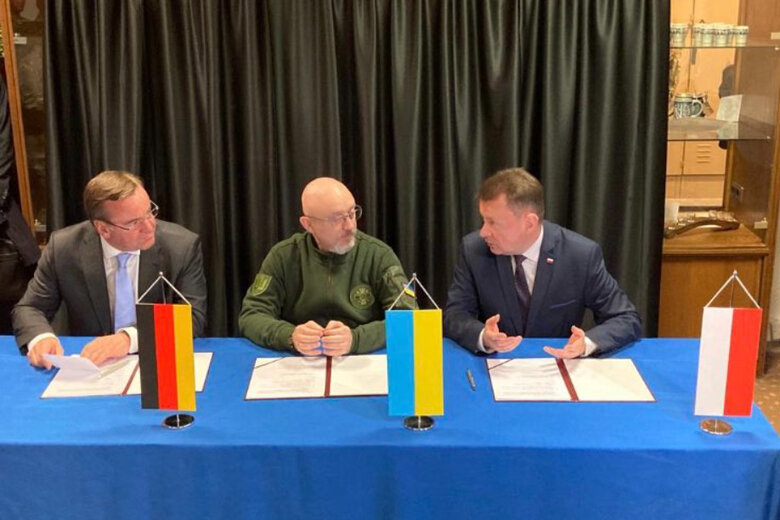 На встрече танковой коалиции подписан протокол о намерениях по созданию в Польше Центра технического обслуживания танков Leopard 2, - Резников 01