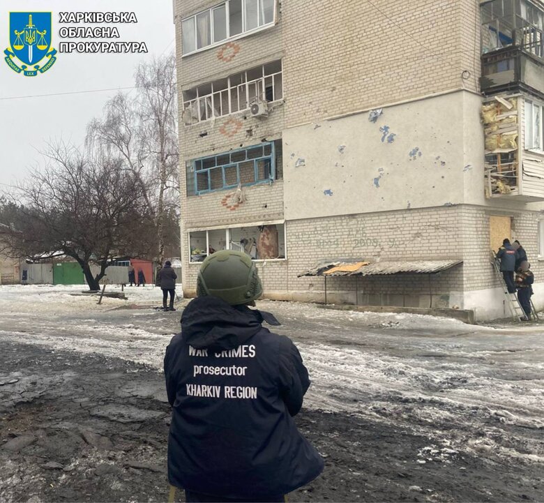 Во время обстрела оккупантами Купянска-Узлового повреждены больница, дома и хозяйственные постройки 08