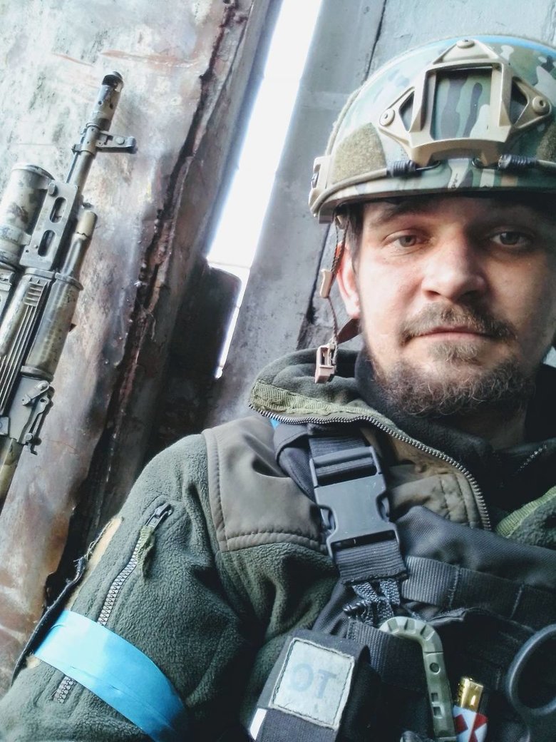 На території Азовсталі загинув захисник Маріуполя, патрульний поліцейський Данило Сафонов 01