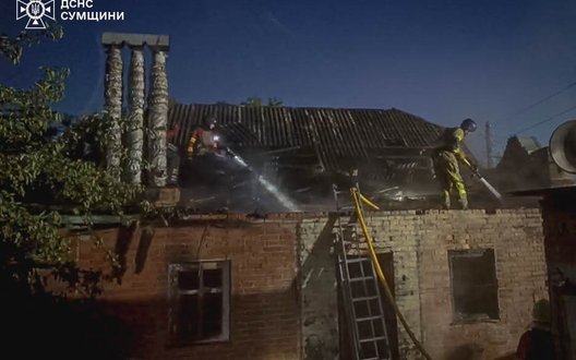 Рашисти вдарили по житловому сектору в Сумах: двоє