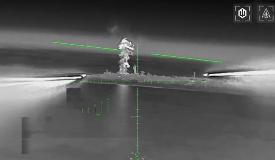 Дрон-камікадзе FP-2 обстрілює некерованими авіаційним ракетами вузел зв’язку ЧФ РФ в Криму