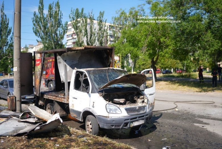 РФ вдарила по цивільному авто у Запоріжжі 29 червня: що відомо?