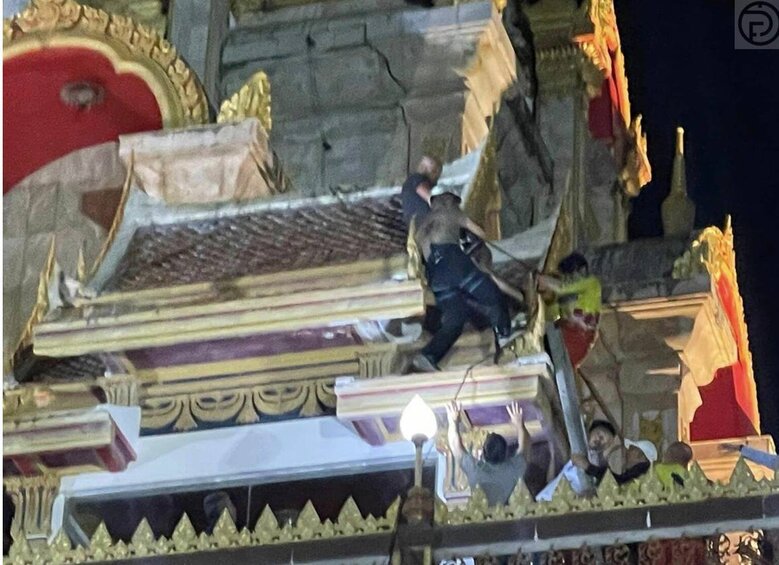Упав вниз головою: росіянин загинув у Таїланді, зістрибнувши з головного Буддійського храму країни 01