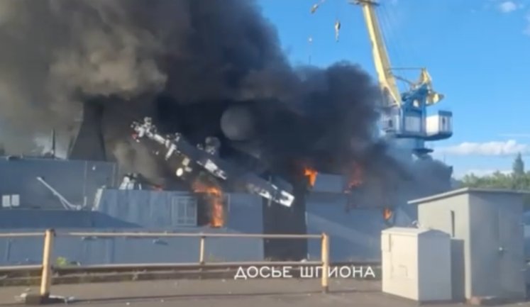 Росіянин бідкається через ураження корвета "Бойкий" у Кронштадті: "Это п#здец просто. Нас въ#бало". ВIДЕО
