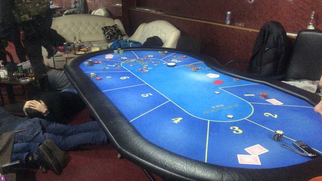 Діяльність підпільного казино викрили в Запорізькій області, - ГПУ 01